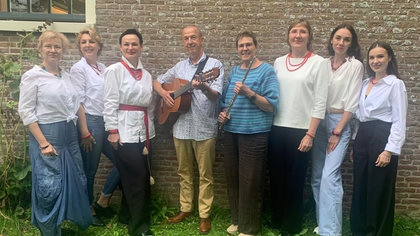 ‘Oxana and Friends’ brengt Oekraïense muziek naar kerkje in Eenigenburg