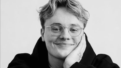 Heerhugowaardse influencer Duncan Tromp opent PubQuiz tijdens Social Friday in Kompleks