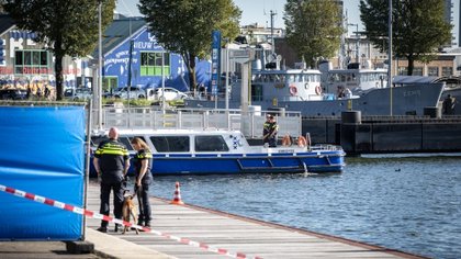 Verdachte aangehouden voor dodelijk schietincident op NSDM-kade in Amsterdam Noord, vuurwapen opgedoken uit het IJ