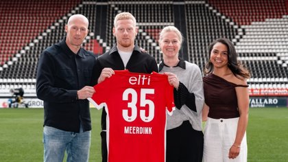 Martijn Meerdink trots op zoon Mexx na Oranjedebuut: ‘Droom is werkelijkheid geworden’