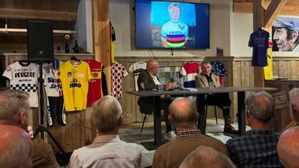 Hennie Kuiper klimt tot grote hoogte