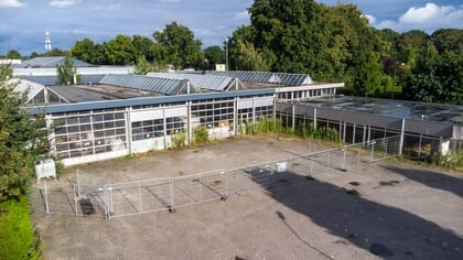 Garage Voets: een vervallen relikwie als poort van Nijnsel
