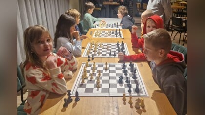 Spannend slot bij jeugdschaken en -dammen