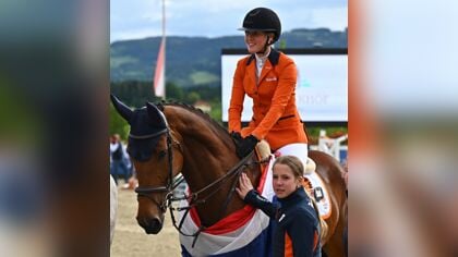 Jonge zussen springen naar succes in Oostenrijk