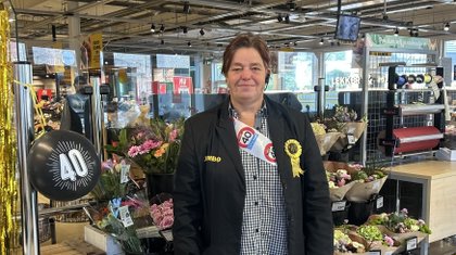 Inge viert 40 jaar in de supermarkt: ‘De vijftig jaar ga ik ook halen’