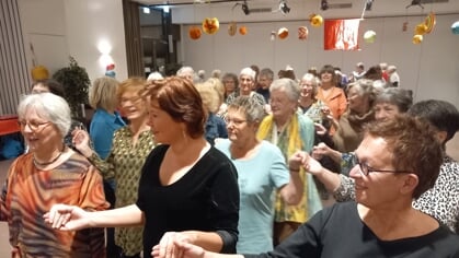 Hieperdepiep voor Horlepiep, werelddansgroep uit Harderwijk bestaat 40 jaar: ‘Volksdansen verdient een opwaardering’