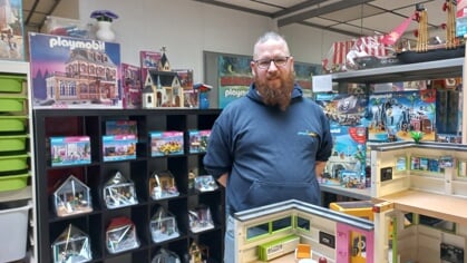 Playmobil bestaat vijftig jaar; Edwin Appeldoorn uit Hardinxveld-Giessendam was als kind al gek op dit speelgoed