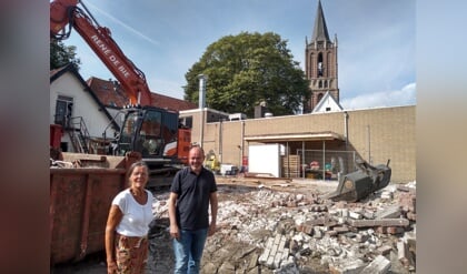 Hennie Ossendrijver (81) stond 46 jaar achter de toonbank van de verfwinkel aan Het Plein 23 in Houten, nu wordt er gesloopt en gebouwd