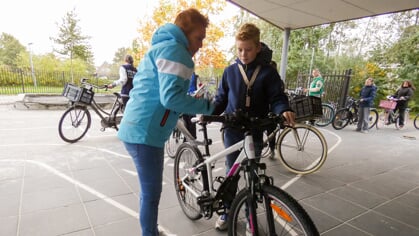 VVN fietsenkeuring op Harderwijkse basisscholen: ‘Mijn vader heeft pas morgen de tijd om de batterijen te vervangen‘