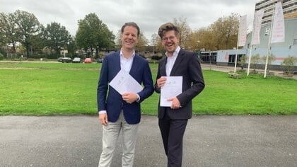 Ondertekening koopovereenkomst eerste woonblokken Nobelkwartier