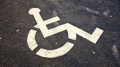 Gesteggel rond kosten leges parkeerkaart voor invaliden; verlaging kosten stuit op protest
