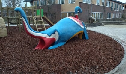 Anne Frankschool strijdt voor behoud van de 50-jarige olifant; kunstwerk en glijbaan