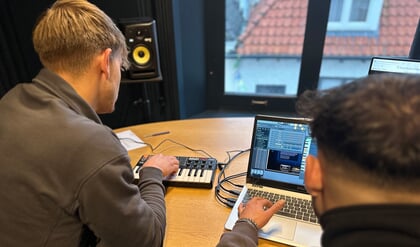 Jongereninitiatief U-Create Noord-Veluwe opent in de MESS in Harderwijk; inloopavonden voor makers van hiphop en elektronische muziek