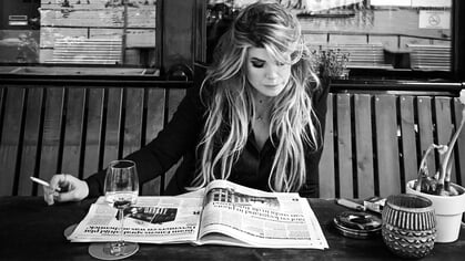 Cabaretier Renske Kruitbosch speelt debuutvoorstelling in Harderwijk