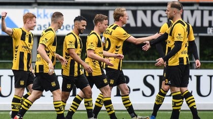 DVS’33 grijpt wederom naast tastbare prijs in derde divisie; geelzwarten nemen afscheid van vertrekkers
