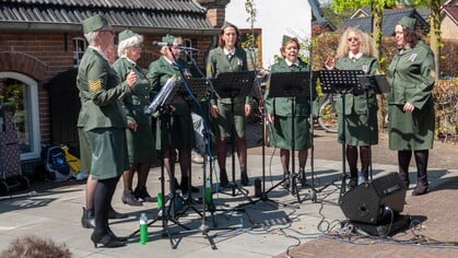 Arda’s Army Girls treedt op bij Fête de la Musique
