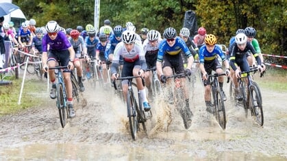 VERSLAG 2025: Modder, strijd en voldoening bij Nationale Veldrit Rhenen: ‘Eerlijke koers in echte veldritomstandigheden’