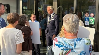 Burgemeester Jeroen Joon doet aangifte wegens lekken van vertrouwelijk einformatie rondom AZC
