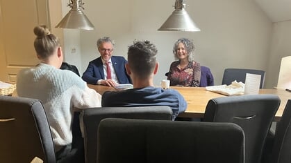 Ermelose pleeggezinnen in het zonnetje gezet: ‘Je doet het niet voor jezelf, maar voor het kind’