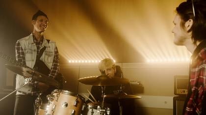 LOEV opent officieel een gloednieuwe muziekstudio voor jongeren