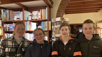 Van debat naar dialoog; op zoek naar verbinding tussen jongeren en ouderen tijdens Dag van Dialoog
