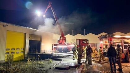 Binnenbrand in kas aan de Vlierburgweg in Harderwijk