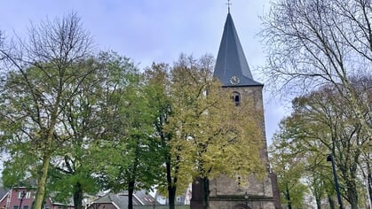 Verstilling, gebed, lezing en lied geven ruimte voor bezinning tijdens vesper