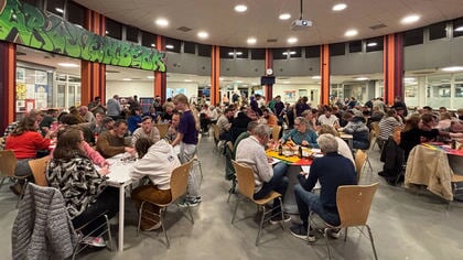 Pubquiz in Groevenbeek levert Lwengo Kids Foundation cheque op