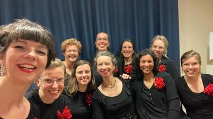 Veluwsche Sanghertjes vieren advent en kerst met een concert in Lukaskerk