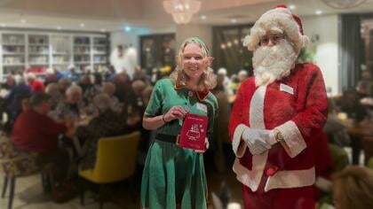 Kerstdiner in Stroud brengt Puttenaren samen, ruim zestig inwoners genoten van het samenzijn