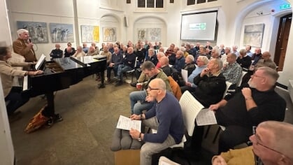 Open repetitie voor Oranjeconcert van Harderwijks Mannenkoor