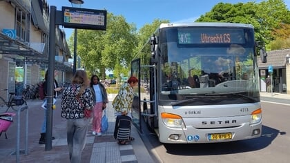 Wijkse weerman en fervent busgebruiker Peter Kuipers Munneke haalt 2000 handtekeningen op met petitie tegen nieuwe dienstregeling lijn 341