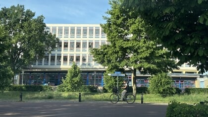 Debat over AZC met werkgroep van inwoners op komst; petitie met ruim honderd handtekeningen overhandigd aan burgemeester Joon