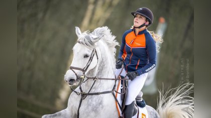 WK Aken | Jillian Giessen fantastische 16e positie in de cross: “Mijn paard is echt een machientje in de cross” *VIDEO*