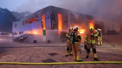 Woudenbergseweg afgezet vanwege brand bij Stinkens