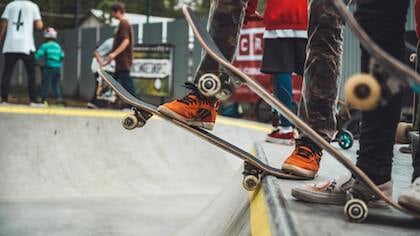 Huidige skatebaan bij Calluna krijgt tijdelijke toestellen zodat jongeren kunnen blijven skaten in eigen gemeente