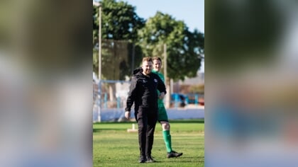 Sam Rutten (28) begon ooit bij Hoogland als trainer van de F8 nu maakt hij het seizoen af als hoofdtrainer, daarna vertrekt hij