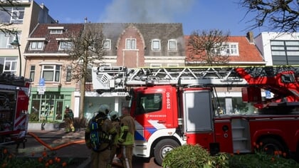 Zeer grote brand in woning boven winkel Slotlaan