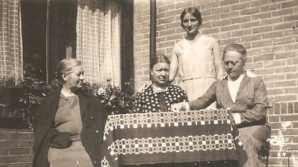 Ermelo Toen aflevering 675: wie herkent de dames op de foto?