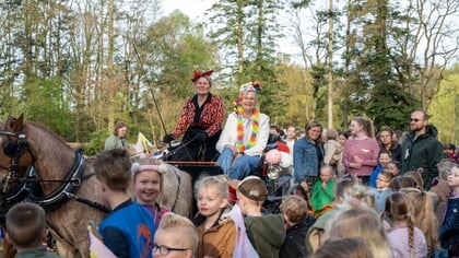 Kleuterjuf Ans van basisschool de Klokbeker gaat met pensioen na 45 jaar voor de klas