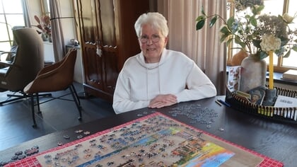 Ermelose Hennie (74) neemt na dertig jaar afscheid van nachtzorg bij HEST: ‘Zorgen zit gewoon in mij’