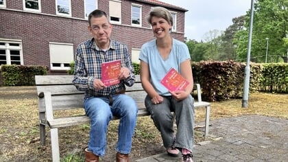 Levenswerk: Ermeloër Jan Bakker brengt na jaren zijn dichtbundel De Zingende Hemel uit