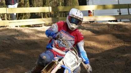 Jan van Domseler pakt eerste overwinning tijdens derde clubcross MC Volgas