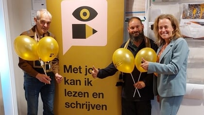 Puttenaar Karim verrast op zijn werk met benoeming Taalheld Gelderland