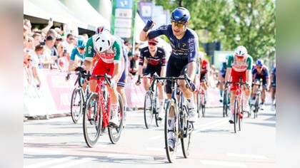 Italiaan Matteo Moschetti wint Veenendaal-Veenendaal: ‘Blij dat ik het vertrouwen heb kunnen terugbetalen’