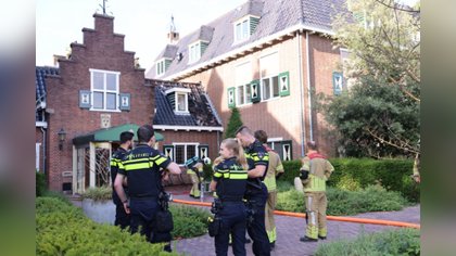 Brand in dak van gemeentehuis Woudenberg, vuur onder controle