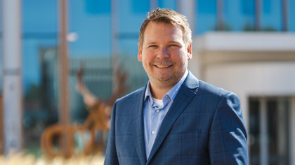Wethouder Jim van den Hoorn over de kracht van positiviteit in collegecolumn ‘De mug’