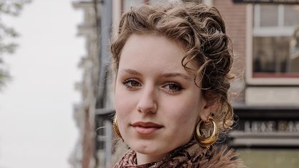 Droom komt uit voor Rozemarijn van den Berg (19): ‘Dat zo’n groot kunstenaar, jouw schetsen in zijn boek wil hebben, is echt een eer’