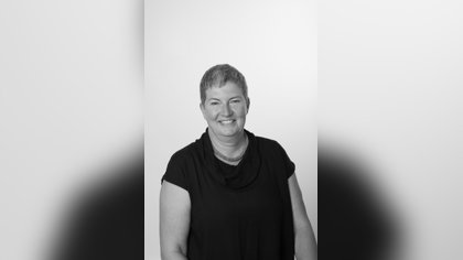 Columnist Nancy-Els de Jonge ontdekt hoe geuren herinneringen tot leven brengen in nieuwe column ‘De Geur van Zomer’