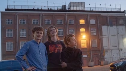 Nieuwe helden van de postpunk maken hun opwachting in het muziekcafé van Estrado